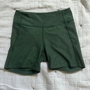 RARE Outdoor Voices Warmup Short